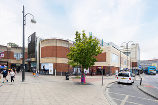 More details for Haslett Ave, Crawley - Retail for Lease