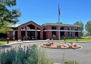 High Quality Industrial Facility on 20 Acres - Warehouse