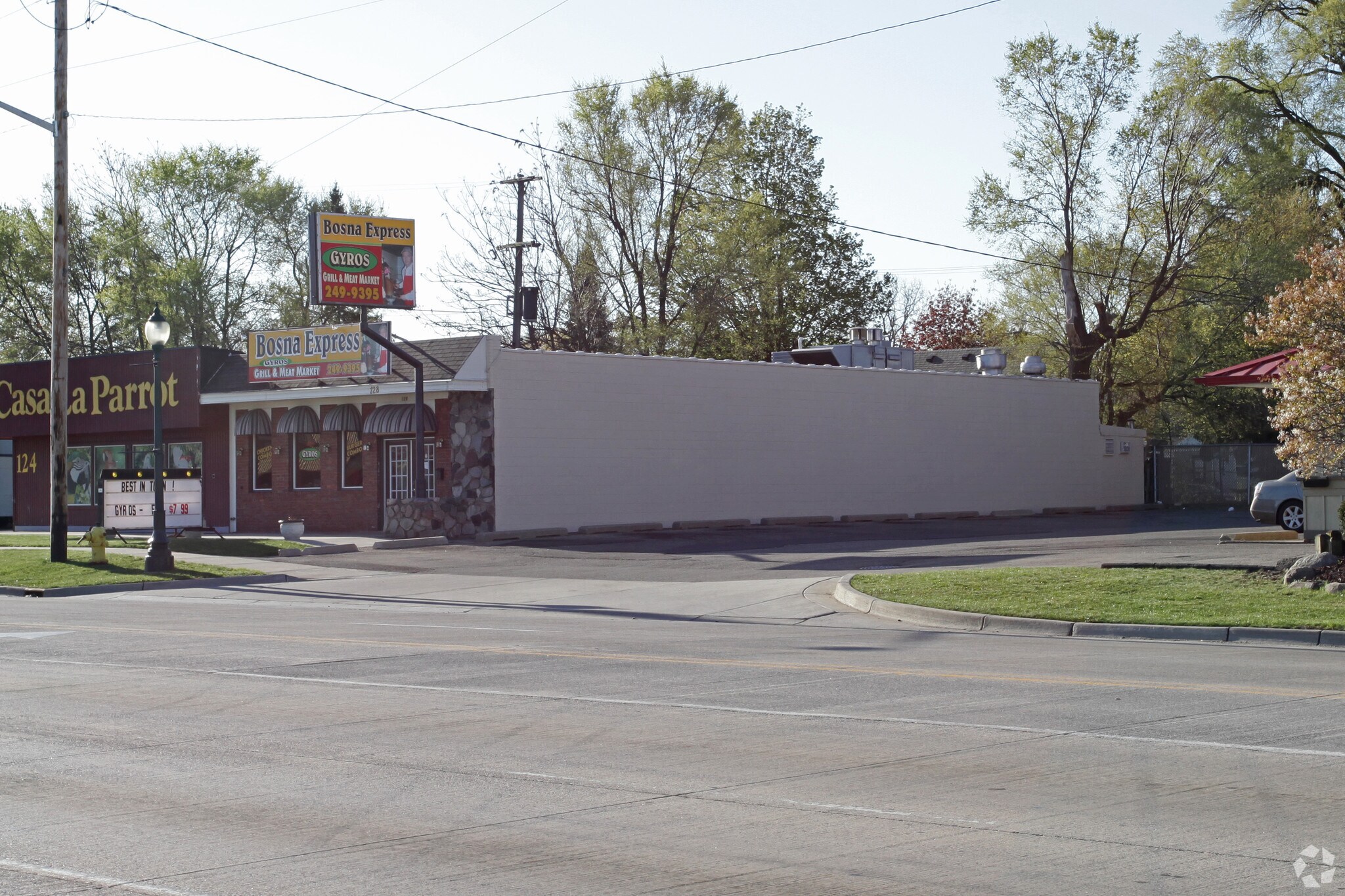 128 28th St SW, Grand Rapids, MI 49548 Retail for Sale