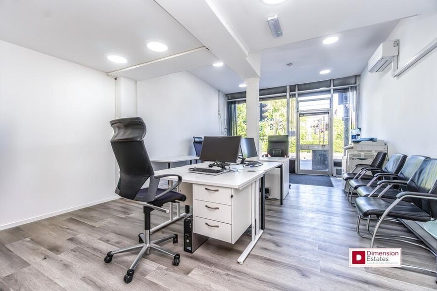 183 Lower Clapton Rd, London for lease - Building Photo - Image 3 of 10