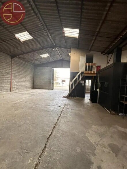 Industrial in Saint-Alban for lease - Interior Photo - Image 1 of 6