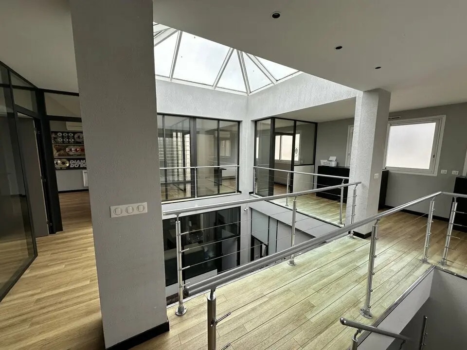 Office in Saint-Maur-des-Fossés for lease Building Photo- Image 1 of 6