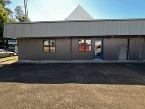 725 NE 4th St, Mcminnville, OR for lease Building Photo- Image 2 of 13