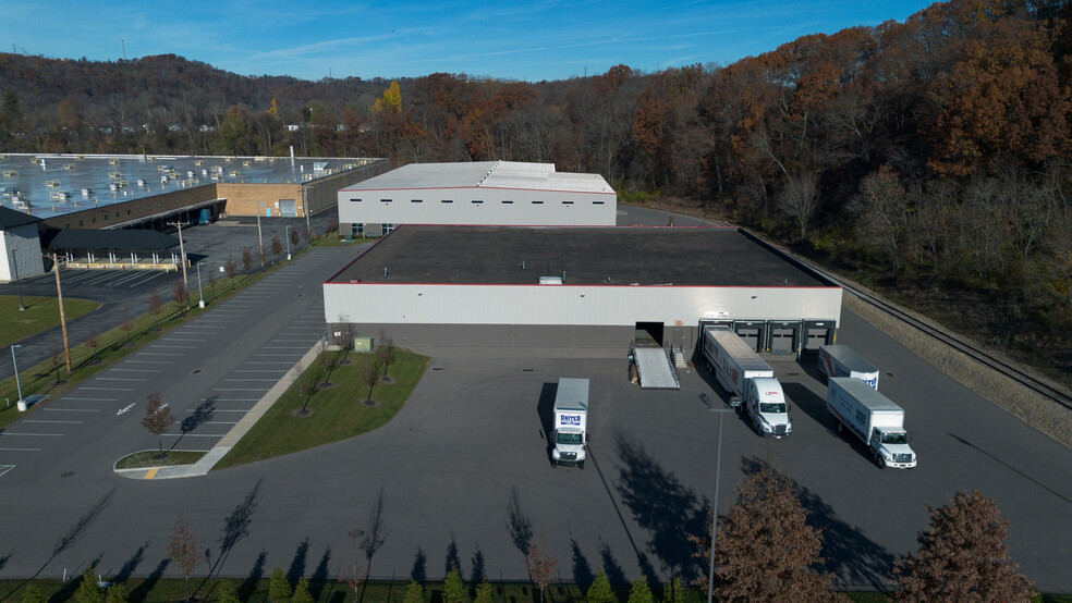 2260-2270 Roswell Dr, Pittsburgh, PA for lease - Building Photo - Image 3 of 11