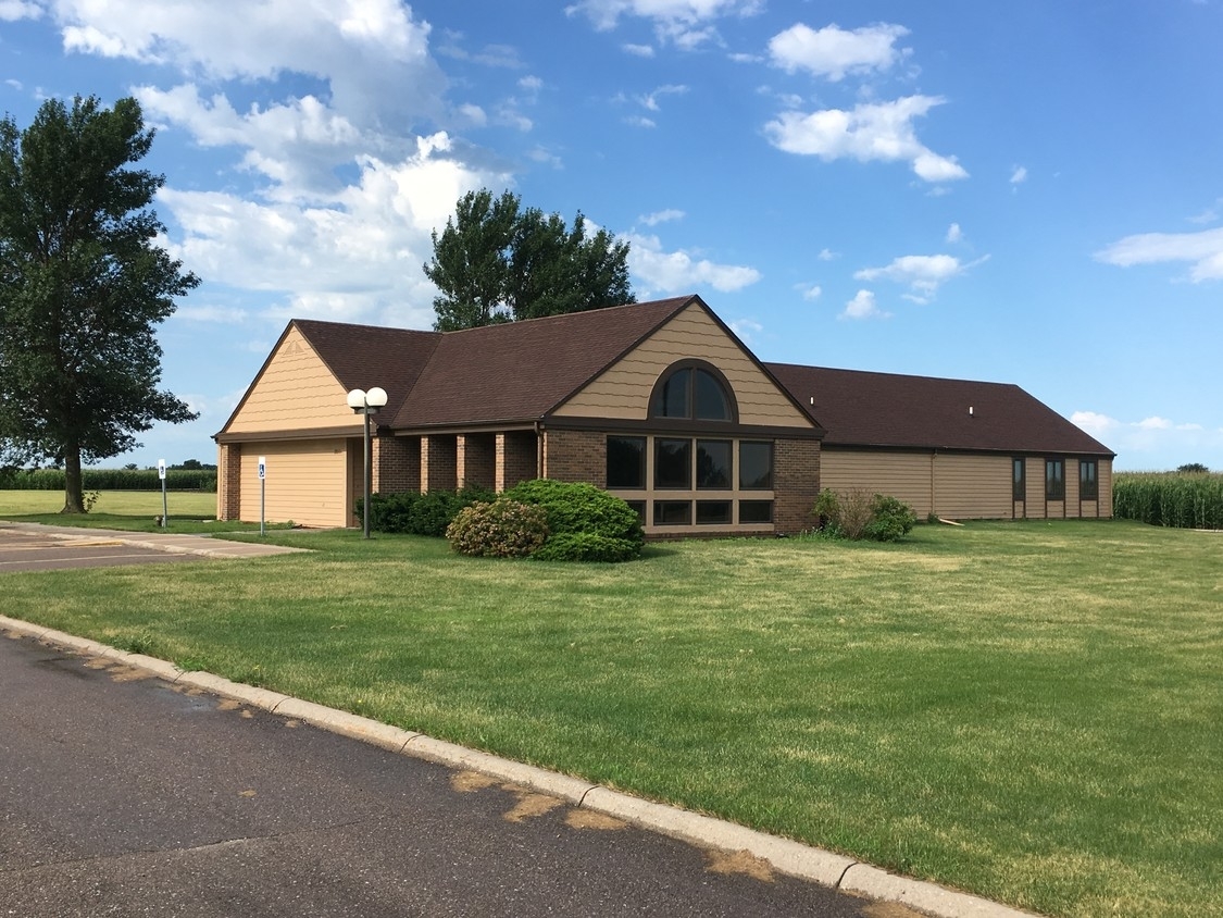 2011 W Clarice St, Doniphan, NE for sale Building Photo- Image 1 of 1