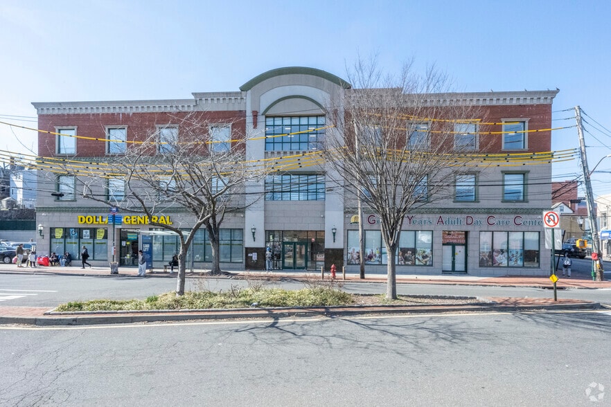 135-139 Canal St, Staten Island, NY for sale - Building Photo - Image 3 of 6