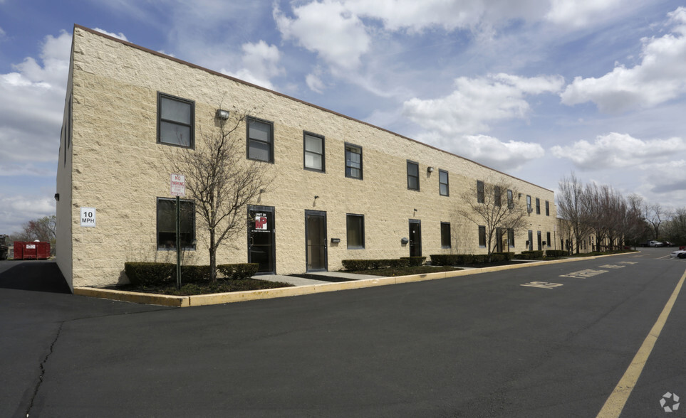 324 2nd Street Pike, Southampton, PA for lease - Building Photo - Image 3 of 13