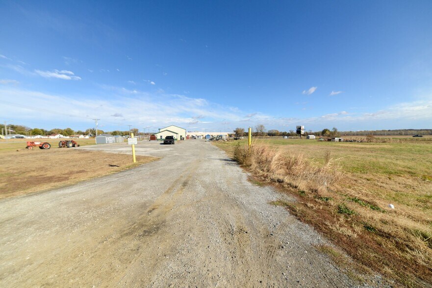 606 Roseport Rd, Wathena, KS 66090