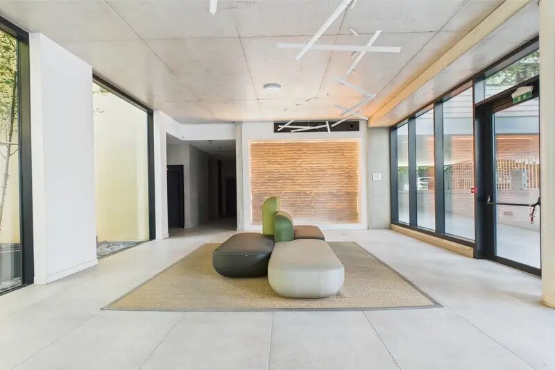 Office in Lattes for sale - Lobby - Image 2 of 10