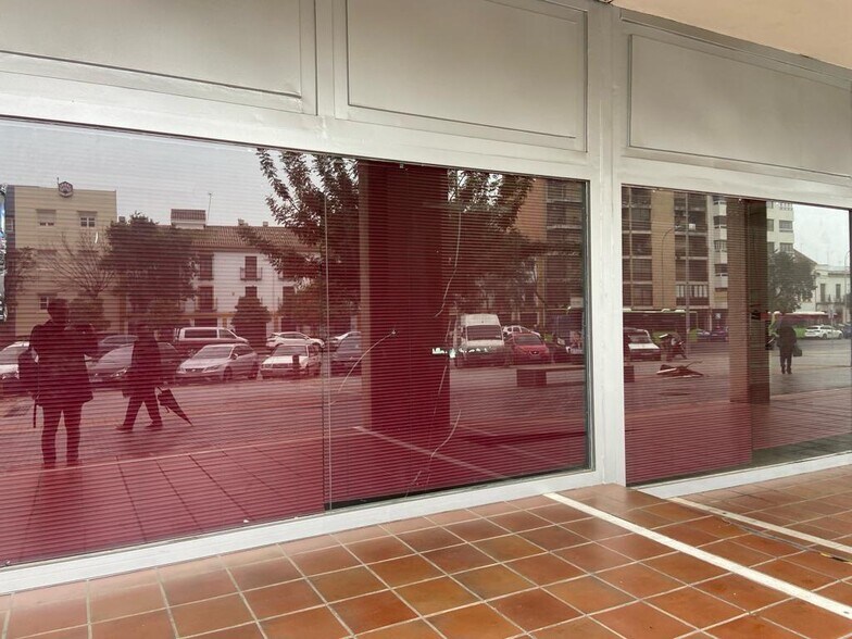 Retail in Córdoba, Córdoba for sale - Building Photo - Image 2 of 4