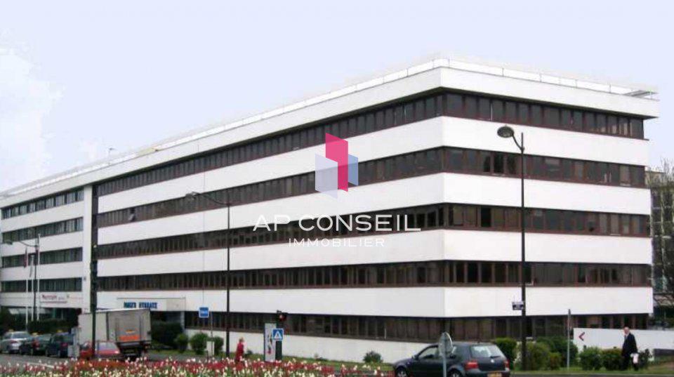 Office in Le Chesnay-Rocquencourt for lease - Building Photo - Image 3 of 6