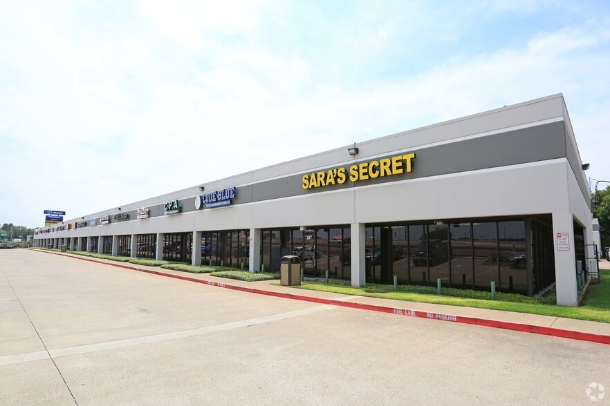 253-287 N Interstate 35E, DeSoto, TX for lease - Primary Photo - Image 3 of 4