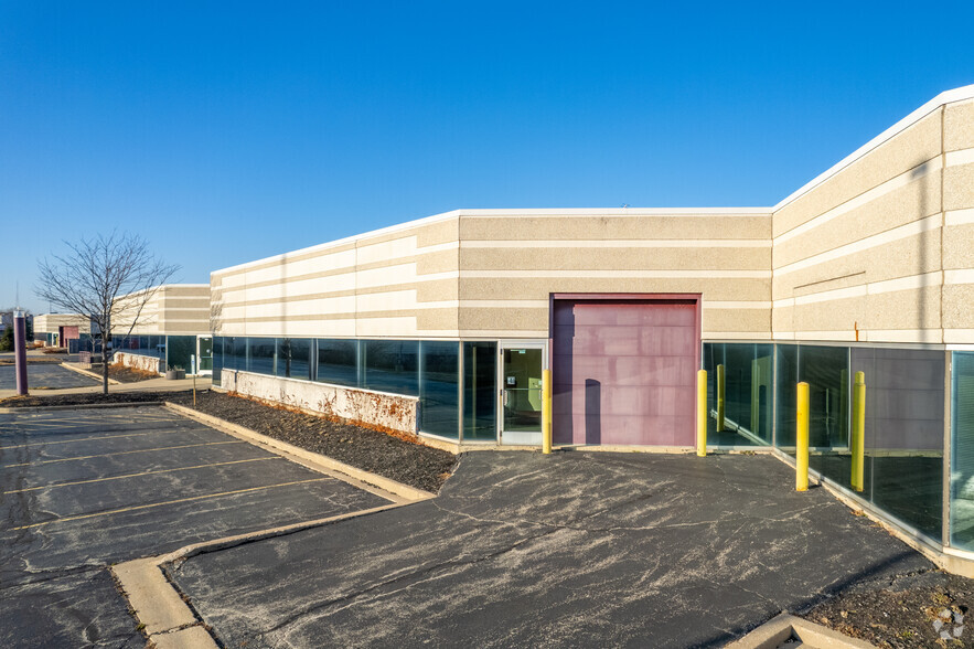 2100 Golf Rd, Rolling Meadows, IL for lease - Building Photo - Image 2 of 8