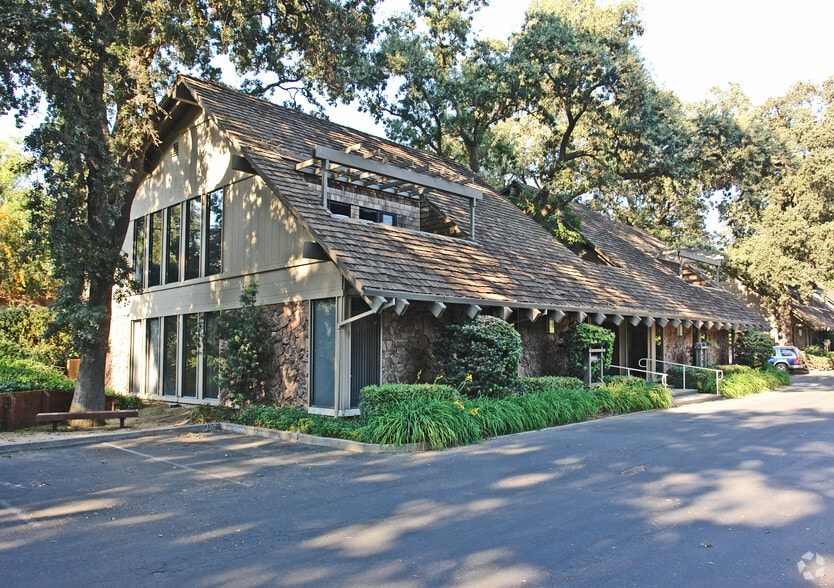 3415 American River Dr, Sacramento, CA for lease - Primary Photo - Image 1 of 5