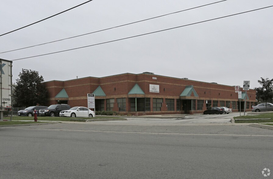 6580 Davand Dr, Mississauga, ON for lease - Primary Photo - Image 1 of 8
