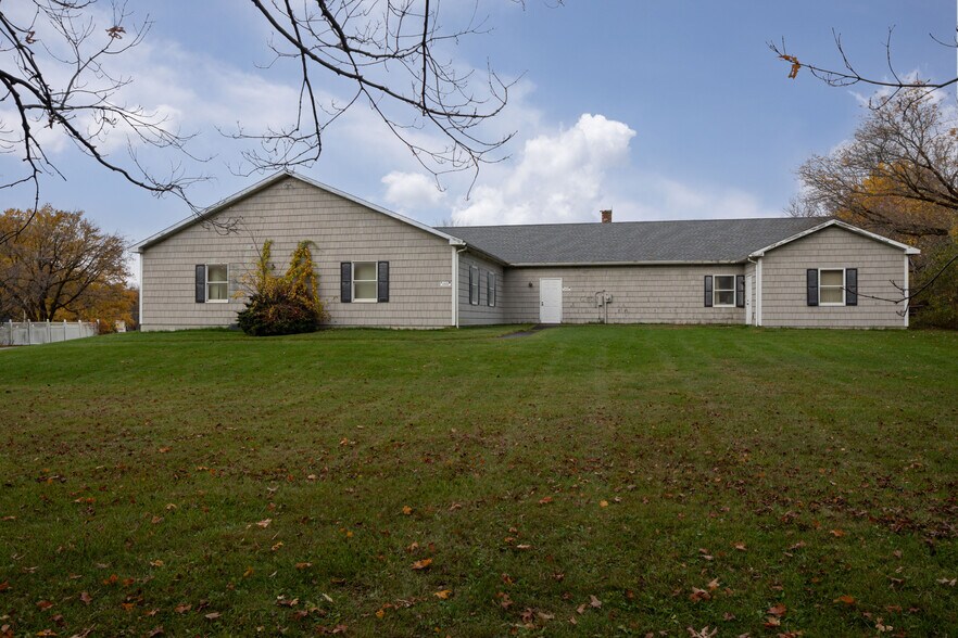 5 Lime Kiln Rd, Canaan, CT for sale - Primary Photo - Image 1 of 1