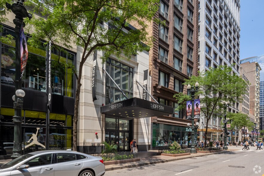 6 S State St, Chicago, IL for lease - Building Photo - Image 2 of 3