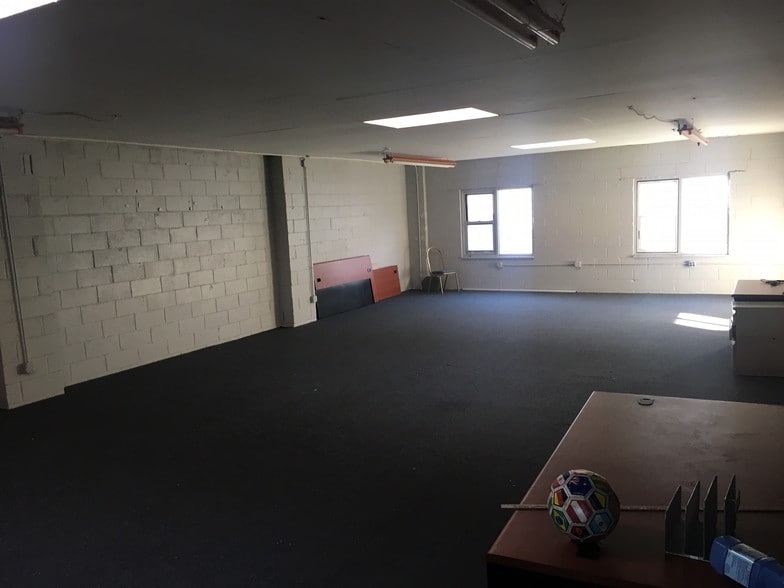 24-24 49th St, Astoria, NY for sale - Building Photo - Image 3 of 7