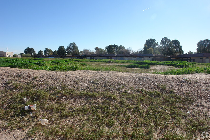 9025 W Camelback Rd, Phoenix, AZ for lease - Primary Photo - Image 1 of 2