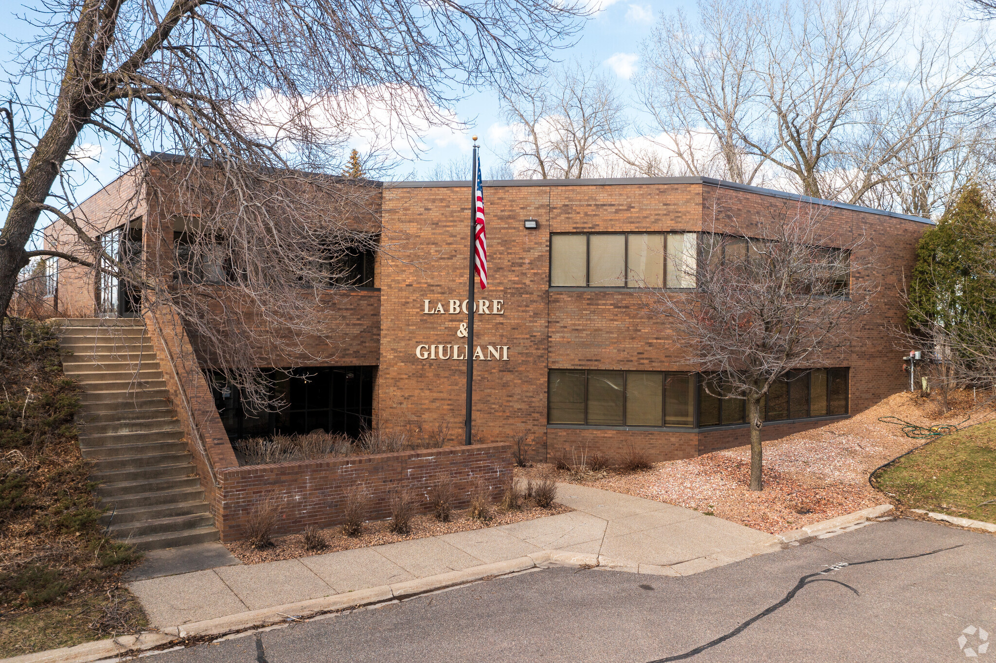 10285 Yellow Circle Dr, Hopkins, MN for lease Building Photo- Image 1 of 6