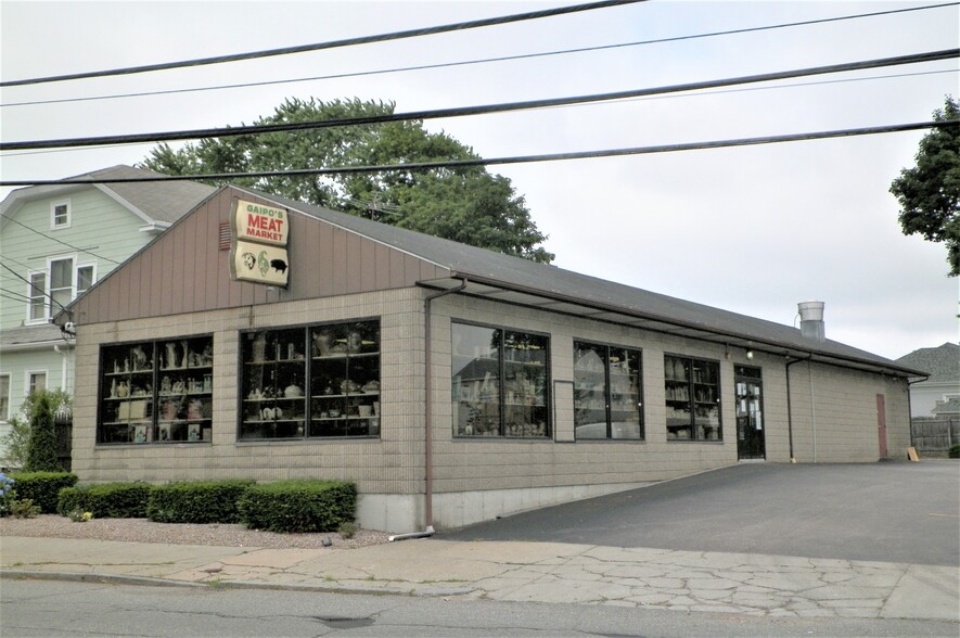 1075 S Broadway, East Providence, RI for sale - Primary Photo - Image 1 of 1