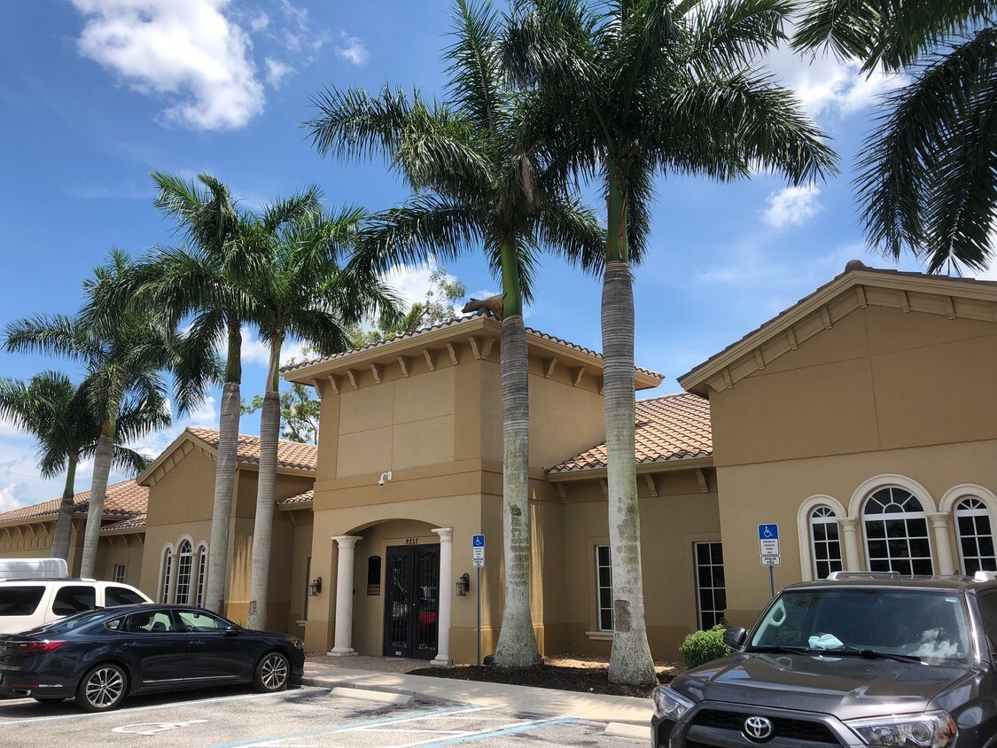 9351 Corkscrew Rd, Estero, FL, 33928 Office Property For Sale