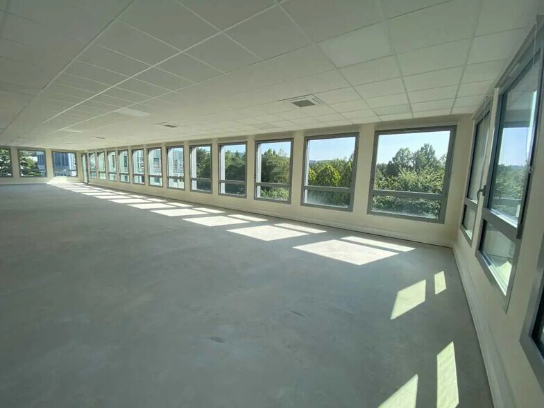 Office in Dardilly for lease - Building Photo - Image 3 of 8