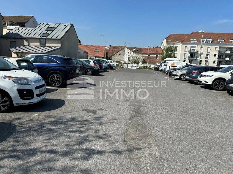 Flex in Longjumeau for sale - Building Photo - Image 2 of 7