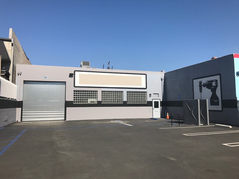 2529 N San Fernando Rd, Los Angeles, CA for lease - Building Photo - Image 1 of 4