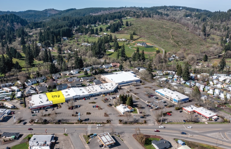 1137 N Pacific Hwy, Cottage Grove, OR for lease Building Photo- Image 1 of 11