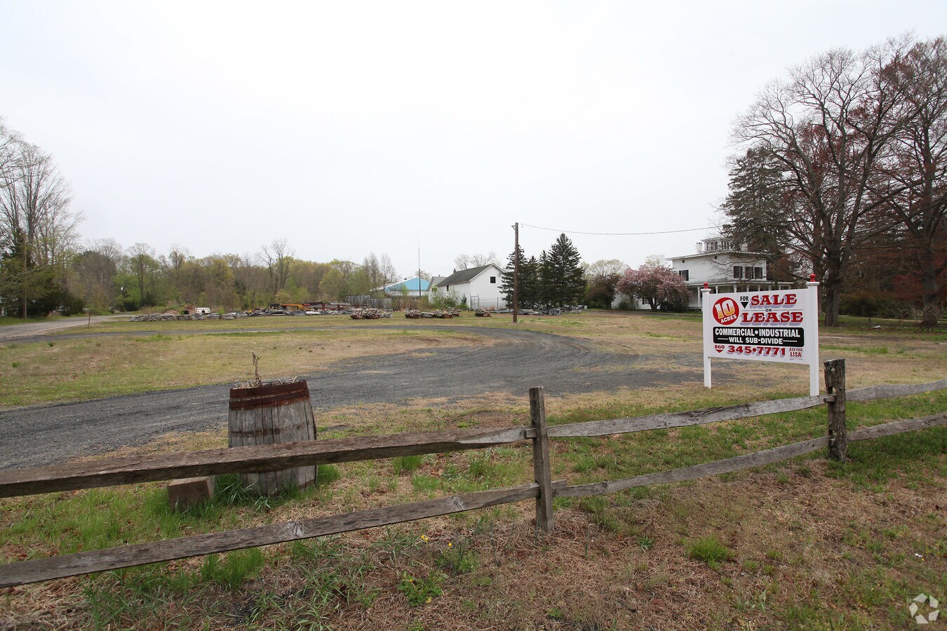 1568 Saybrook Rd, Haddam, CT 06438