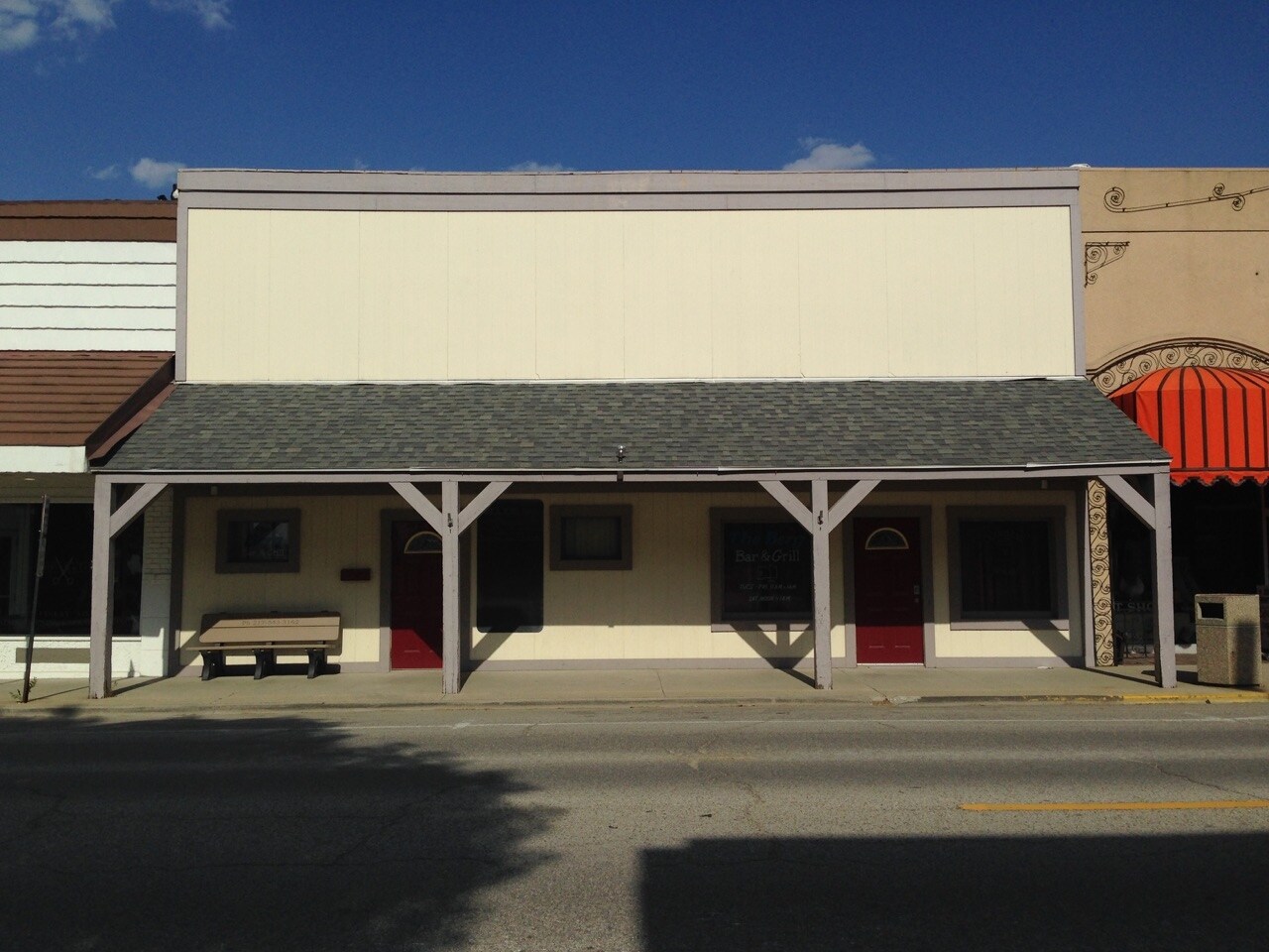 128-130 S Vine St, Arthur, IL for sale Primary Photo- Image 1 of 1