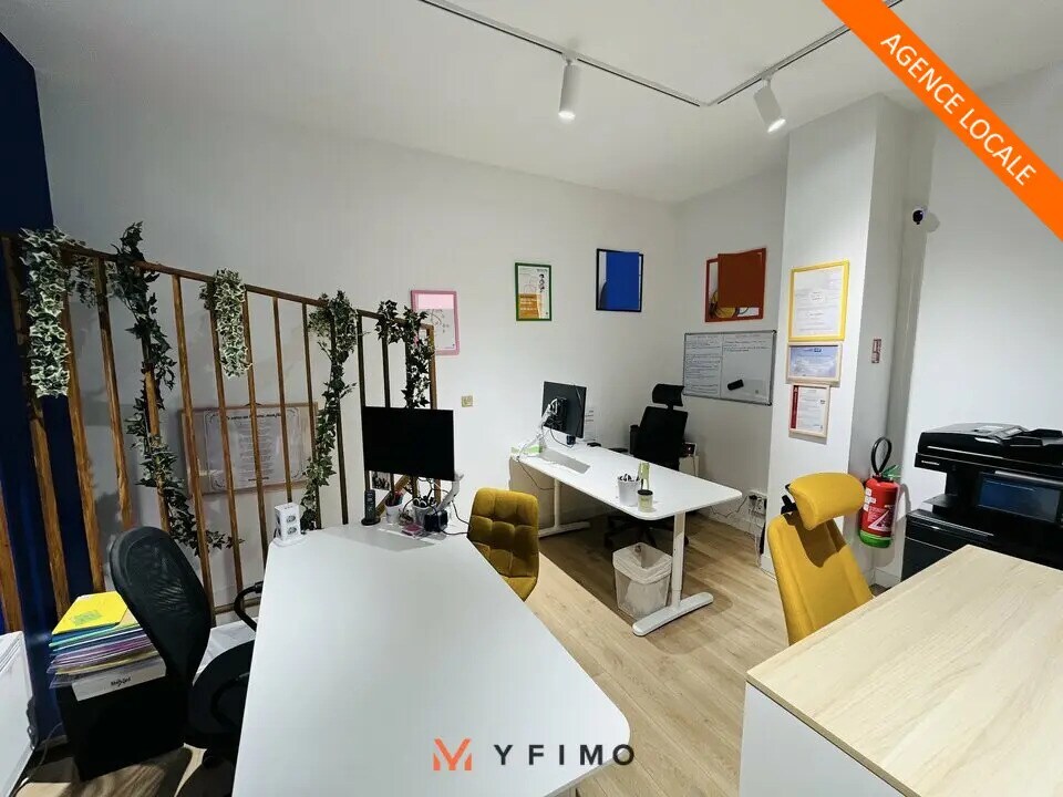 Office in Poissy for lease Building Photo- Image 1 of 9