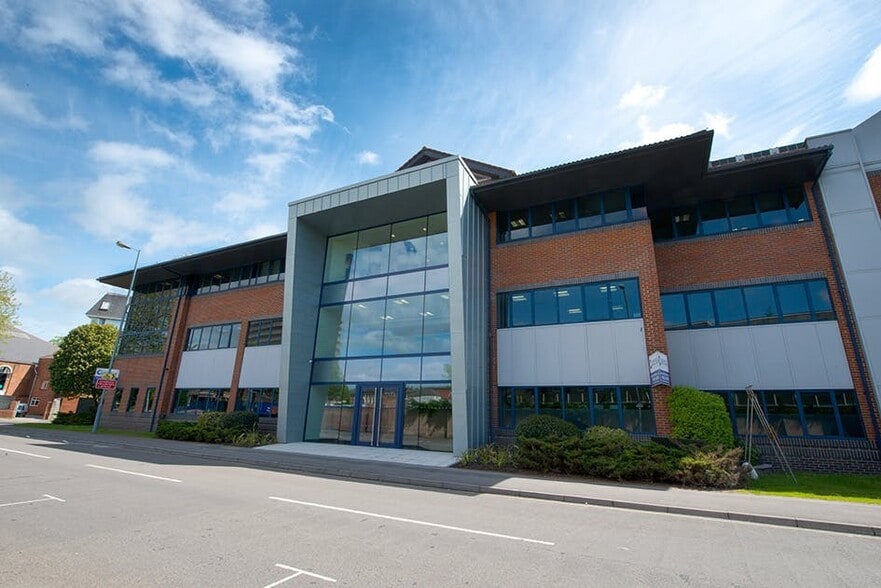 19 Threefield Ln, Southampton for lease - Building Photo - Image 1 of 10