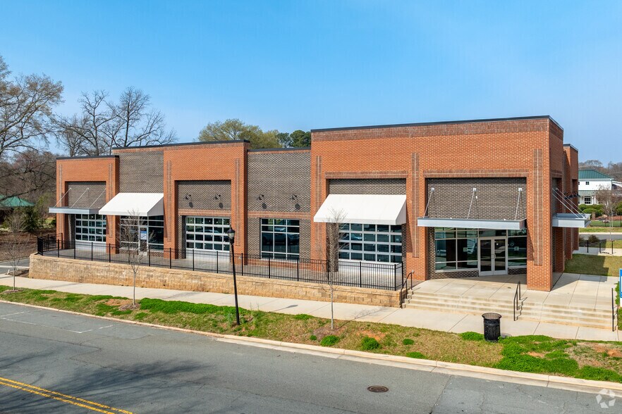 101 W John St, Matthews, NC for sale - Building Photo - Image 1 of 1