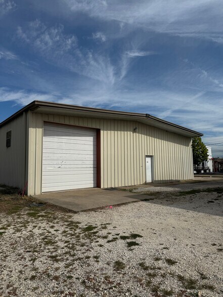 1102 Shaver St, Springdale, AR for sale - Building Photo - Image 2 of 2