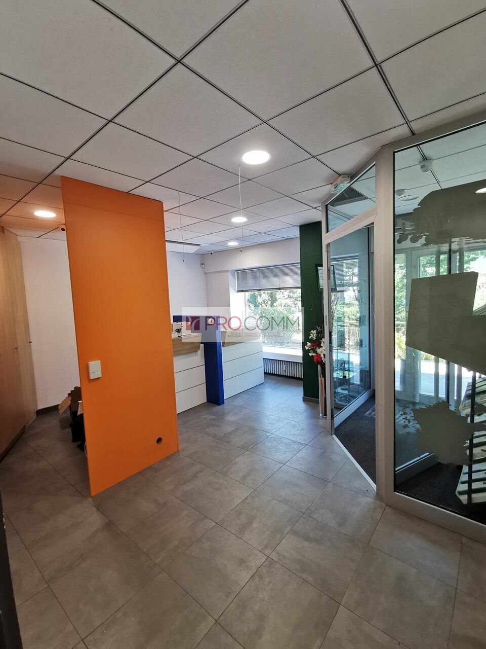 Retail in Metz for sale Interior Photo- Image 1 of 6
