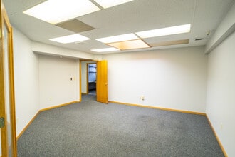 1304 Valleyhigh Dr NW, Rochester, MN for sale Interior Photo- Image 2 of 40