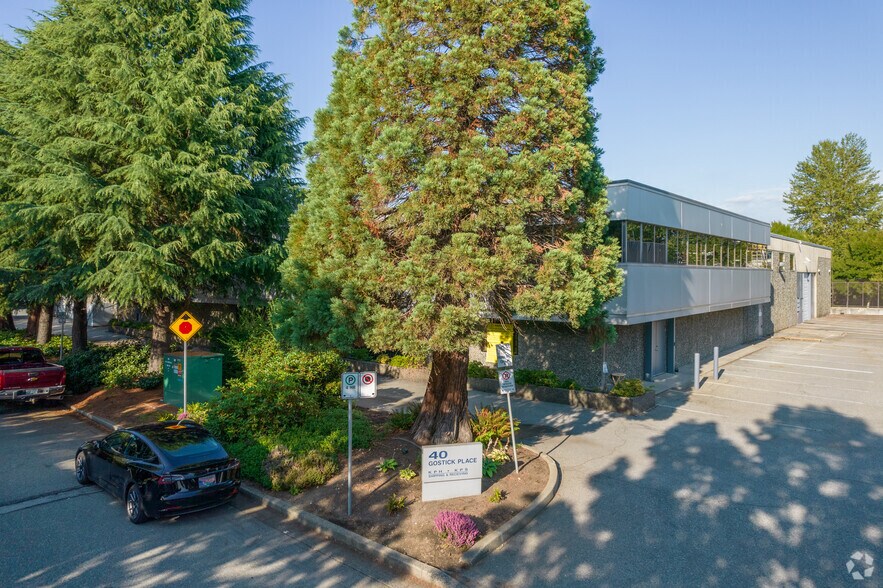 40 Gostick Pl, North Vancouver, BC for sale - Primary Photo - Image 1 of 1