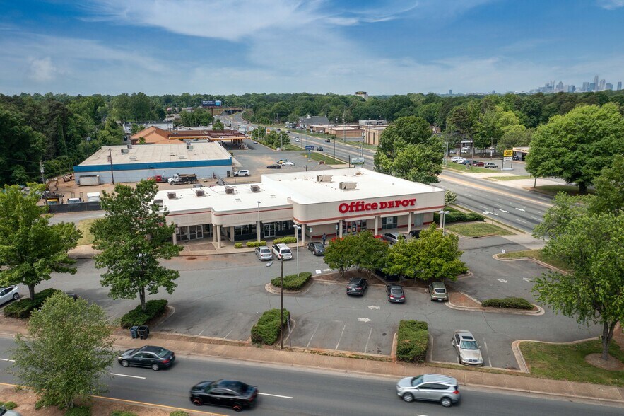 3061 N Sharon Amity Rd, Charlotte, NC 28205 The Plaza