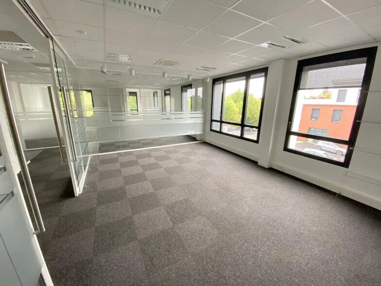 Office in FOURQUEUX for lease - Interior Photo - Image 2 of 13