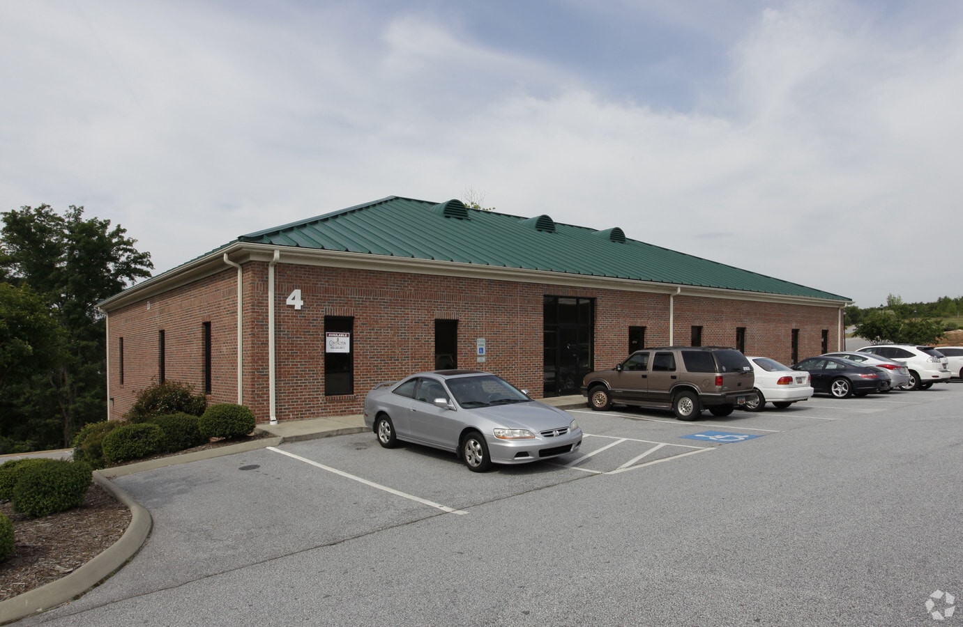 1018 S Batesville Rd, Greer, SC 29650