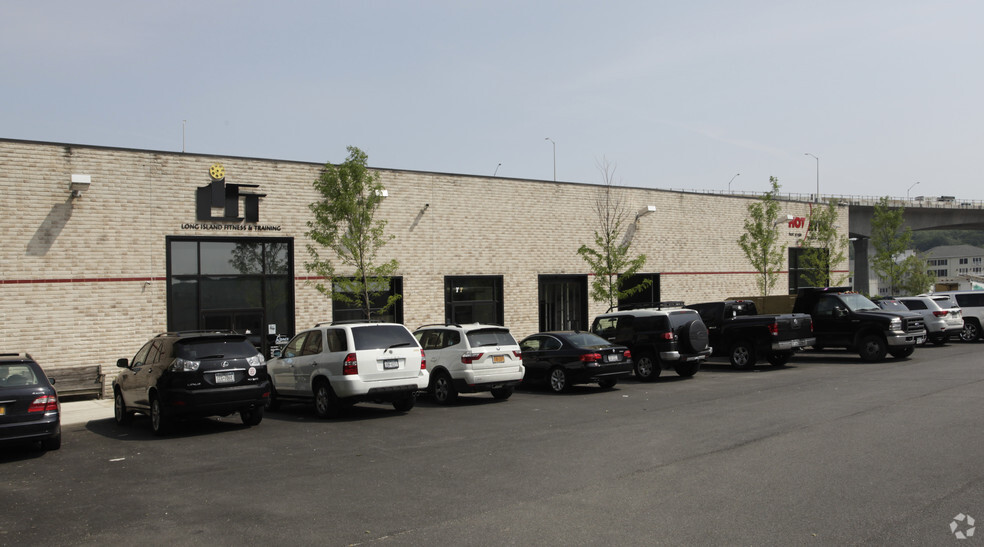 55 Lumber Rd, Roslyn, NY for lease - Building Photo - Image 2 of 3