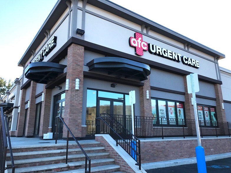 3333 Crompond Rd, Yorktown Heights, NY 10598 Staples Plaza