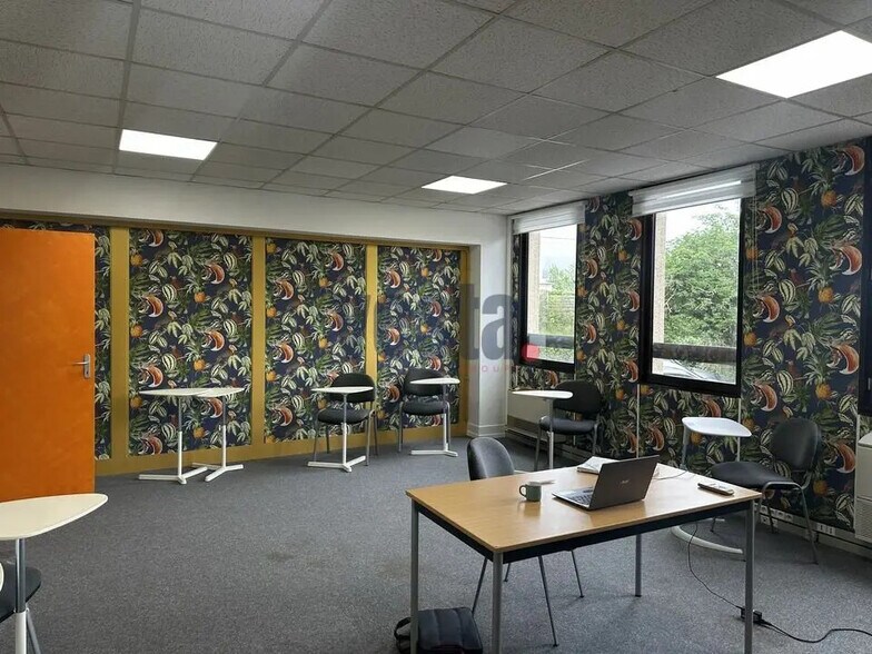 Office in Champagne-au-Mont-d'Or for sale - Interior Photo - Image 2 of 7