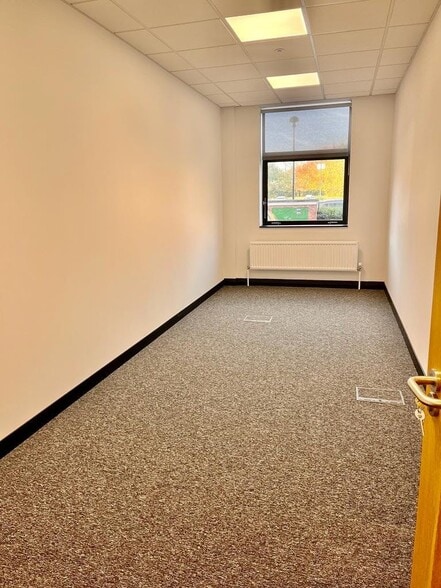 Ten Pound Walk, Doncaster for lease - Building Photo - Image 3 of 12