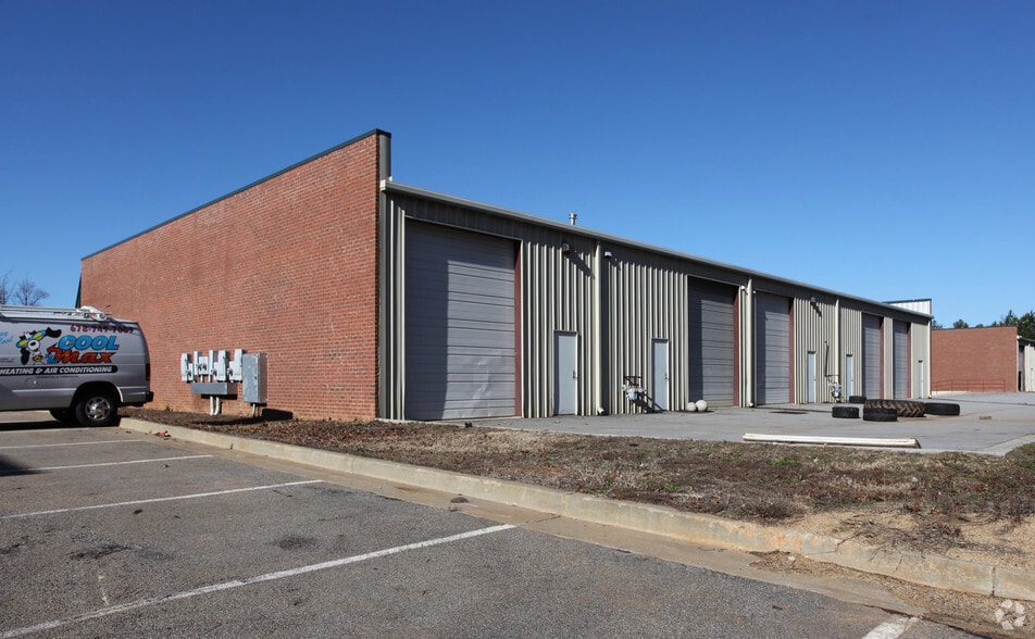 5153 Belle Wood Ct, Buford, GA for lease - Building Photo - Image 2 of 8