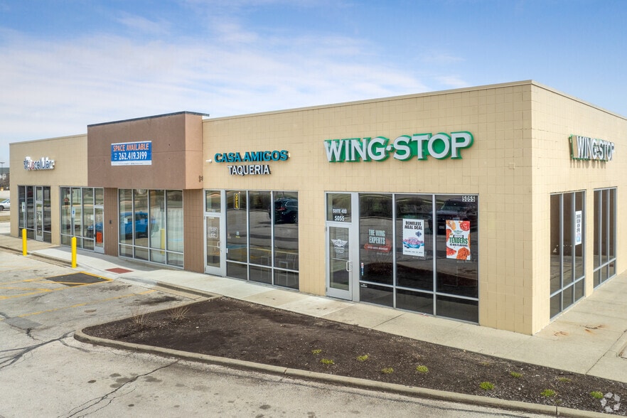 2408-5141 Douglas Ave, Racine, WI for lease - Primary Photo - Image 1 of 4