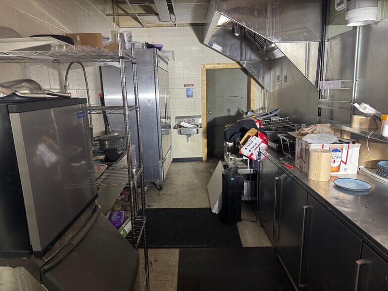 415 S Michigan Ave, Saginaw, MI for sale - Building Photo - Image 2 of 8