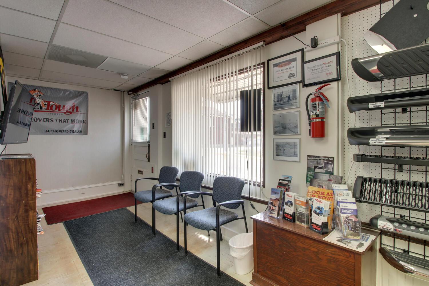 833 Jersey St, Quincy, IL 62301 Retail Warehouse Quincy, IL 62301